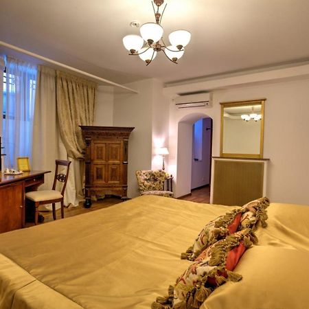 The Vintage - Wonderful Apartment In Best Location Craiova Exteriör bild