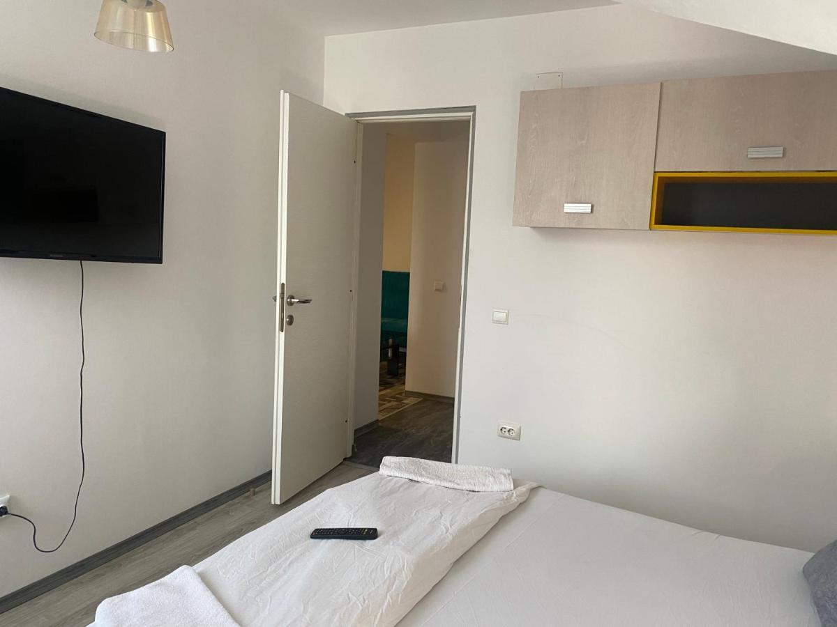 The Vintage - Wonderful Apartment In Best Location Craiova Exteriör bild