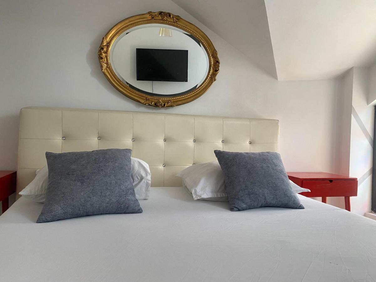 The Vintage - Wonderful Apartment In Best Location Craiova Exteriör bild