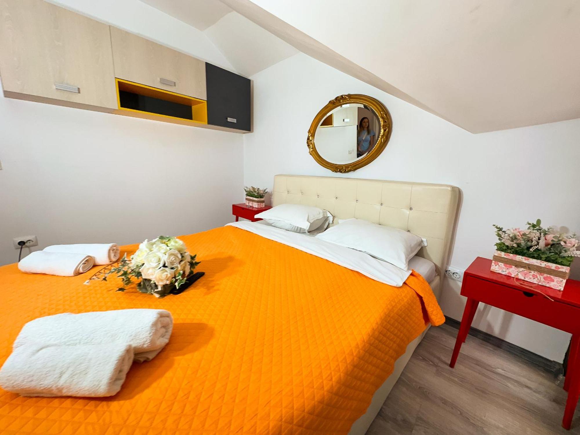 The Vintage - Wonderful Apartment In Best Location Craiova Exteriör bild