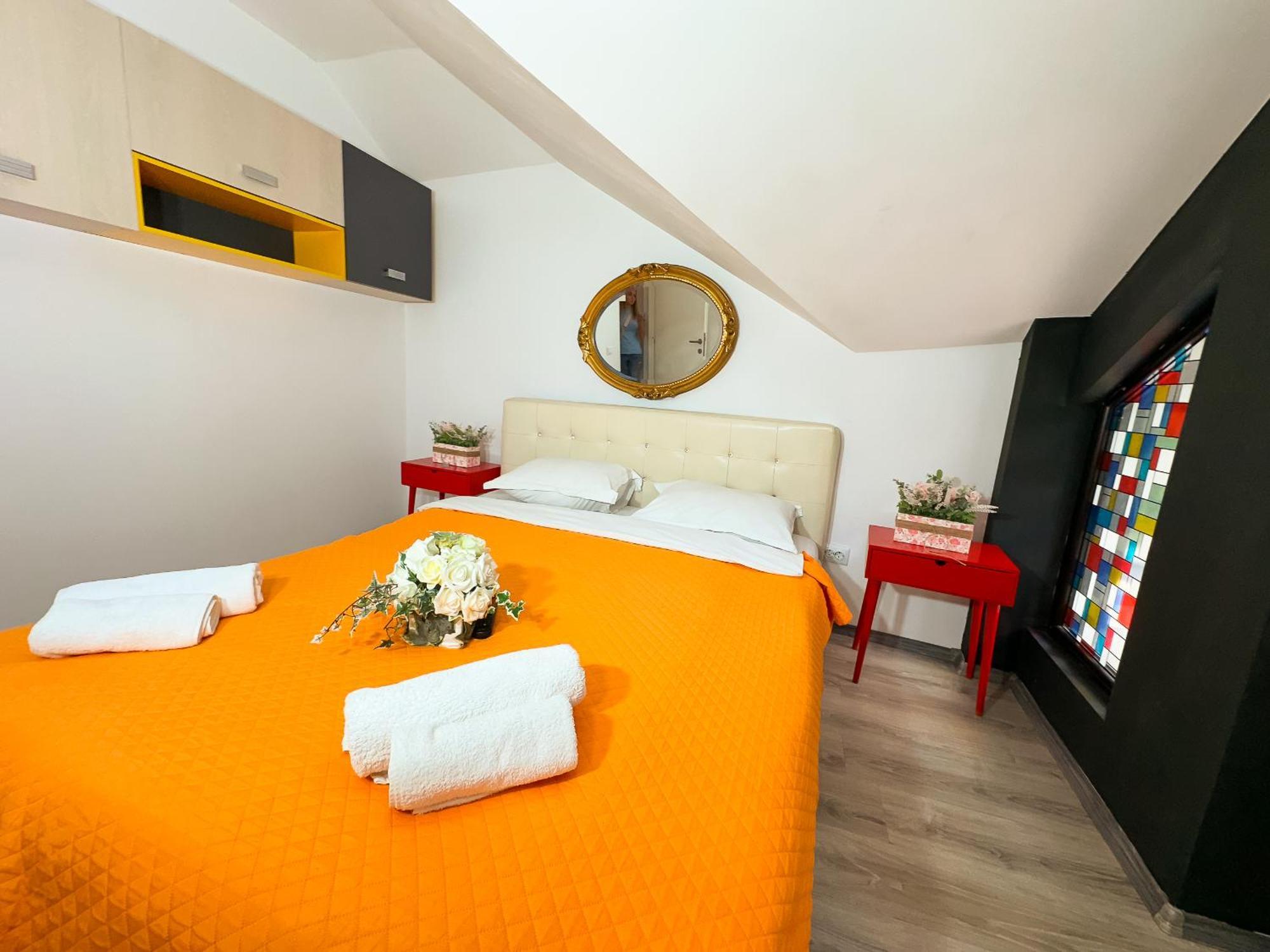 The Vintage - Wonderful Apartment In Best Location Craiova Exteriör bild