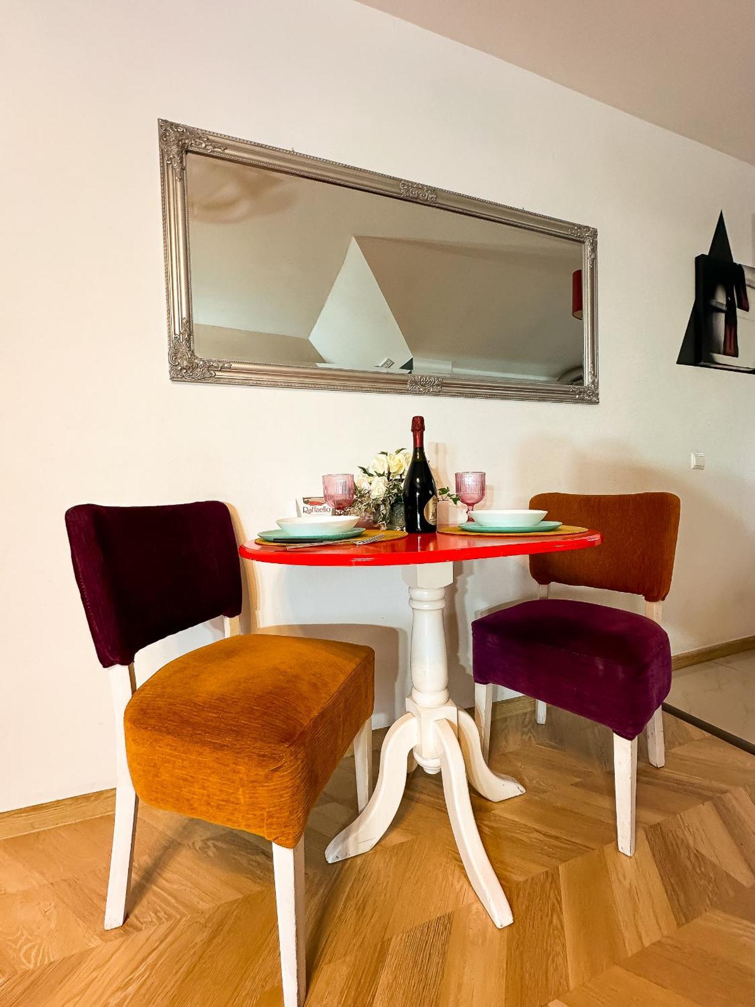 The Vintage - Wonderful Apartment In Best Location Craiova Exteriör bild