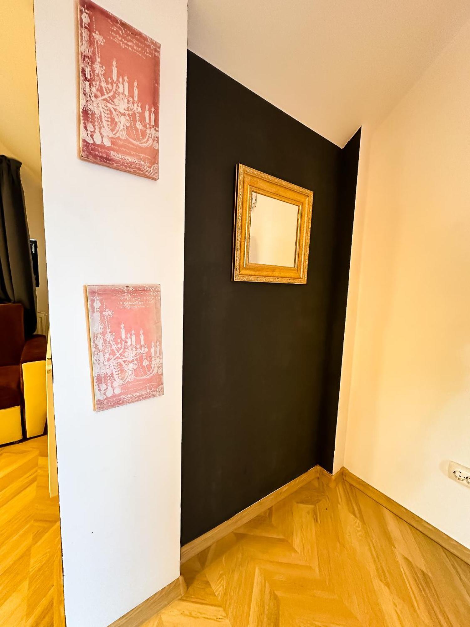 The Vintage - Wonderful Apartment In Best Location Craiova Exteriör bild