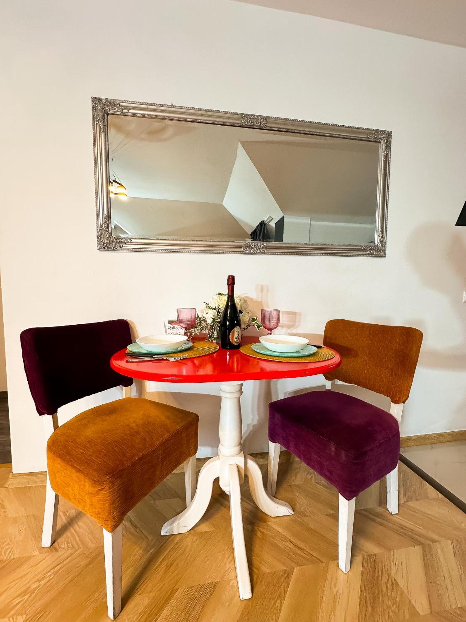 The Vintage - Wonderful Apartment In Best Location Craiova Exteriör bild
