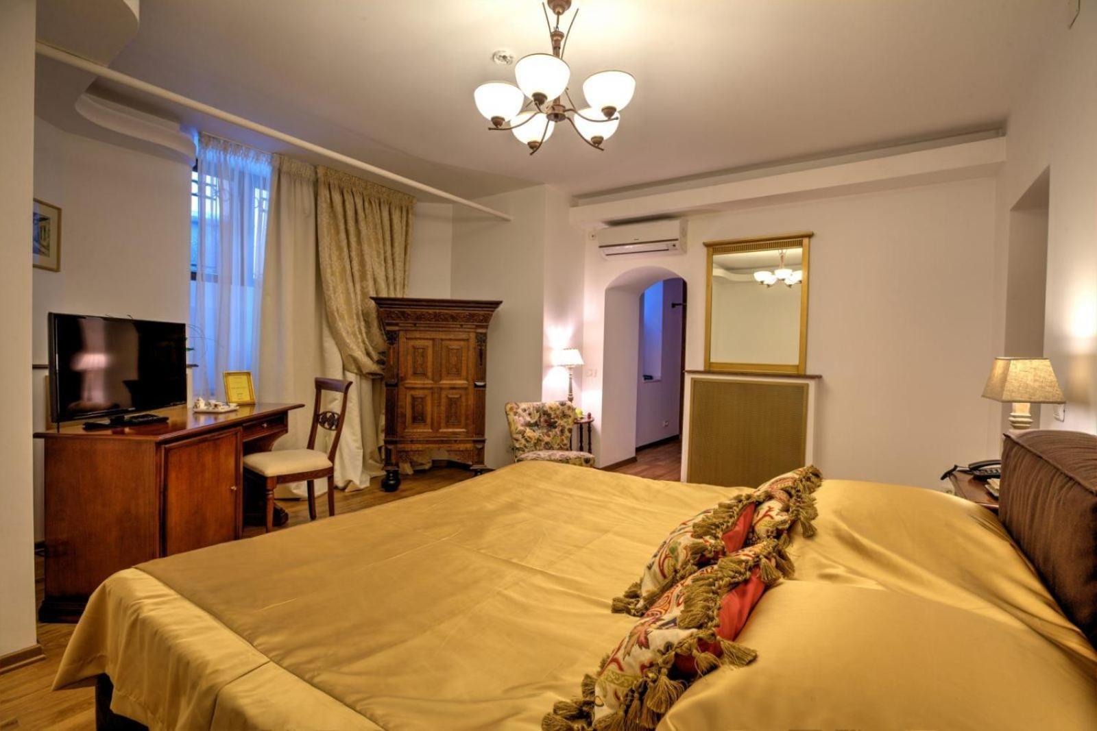 The Vintage - Wonderful Apartment In Best Location Craiova Exteriör bild